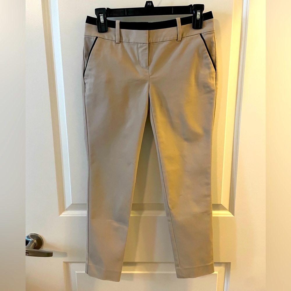 Express women’s pants. Khaki with black upper trim. 00R.